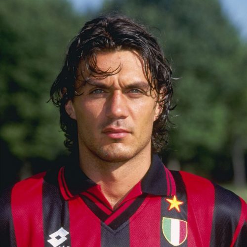 Paolo Maldini Paolo Maldini l'un des meilleurs défenseurs centraux et l'un des meilleurs défenseurs latéraux du monde