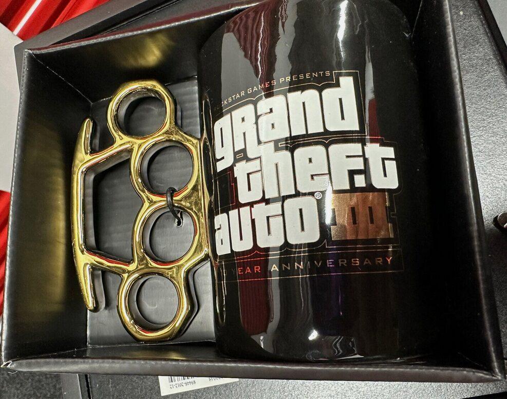 Meilleurs objets de collections GTA : GTA III Brass Knuckles Mug